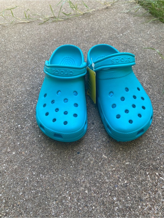 CROCS Shoes - CROCS Classic Clog in Bright Teal